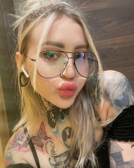 outlaw barbieee erotic model photo