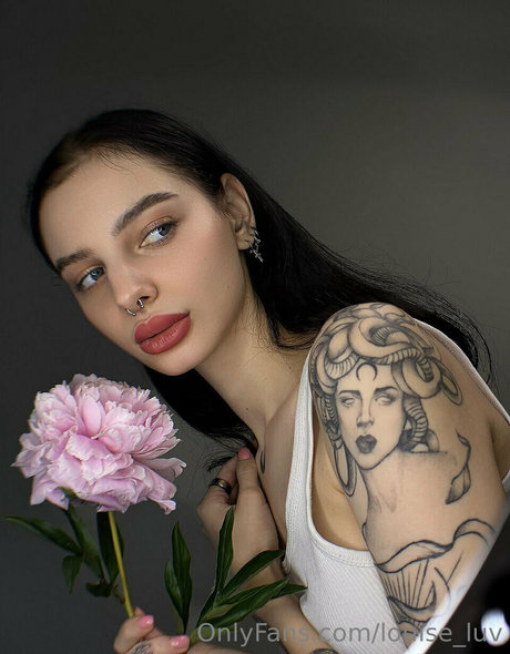 Louise luv perfect model pic