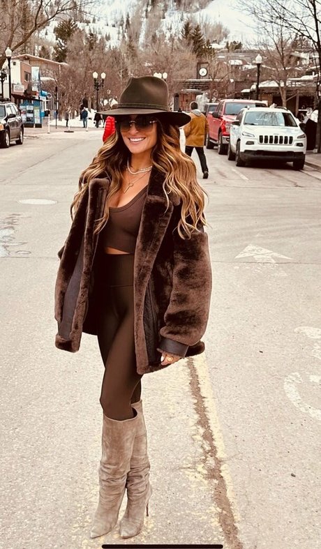 Alison Victoria art star gallery