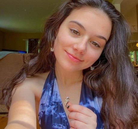 Julia Antonelli model adult galleries