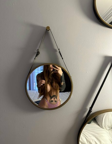 elisabrandani naked star images