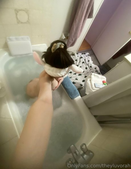 theyluvorah xxx star pics