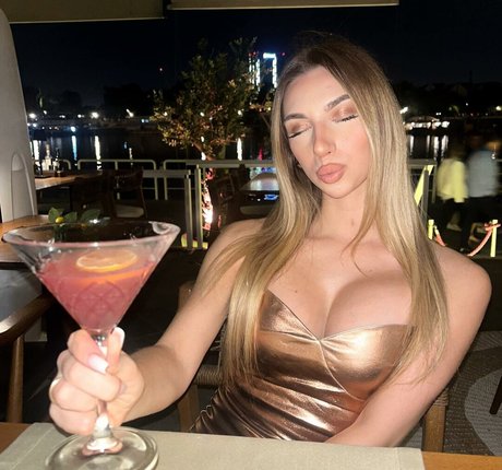 alexndraca sexy model pic