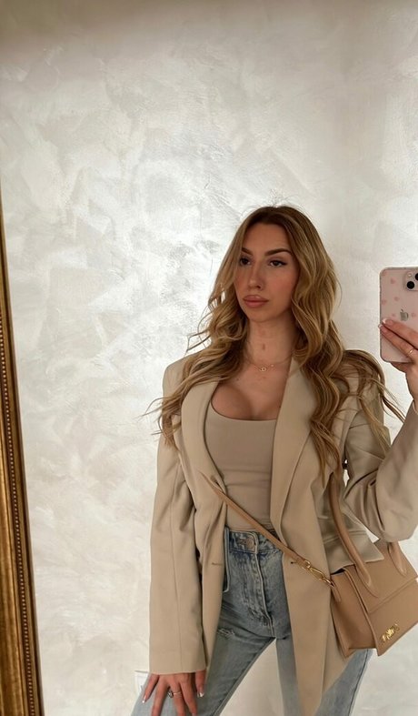 alexndraca nudes star pics