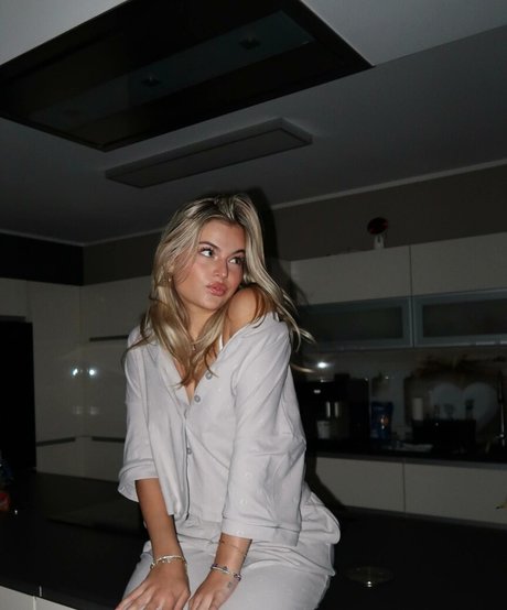 Leni Pieckenhagen top model pics