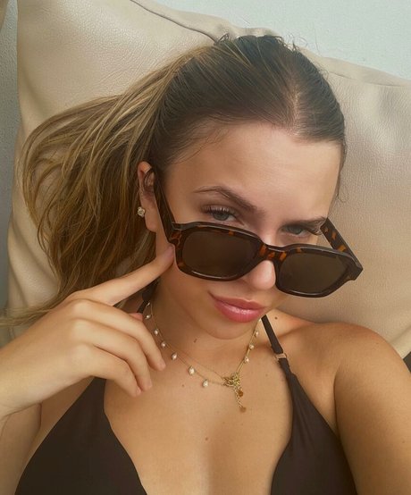 sabrinasedlatschek model naked image