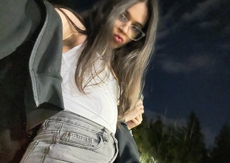 snowiislxt model pretty image