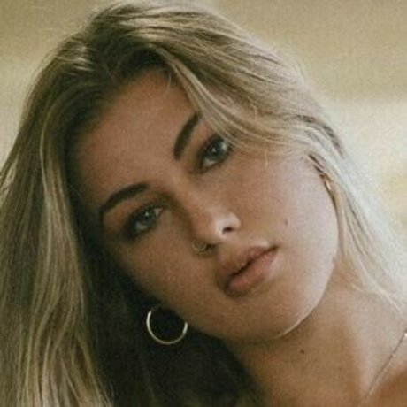 Meghan Walker model naked photos