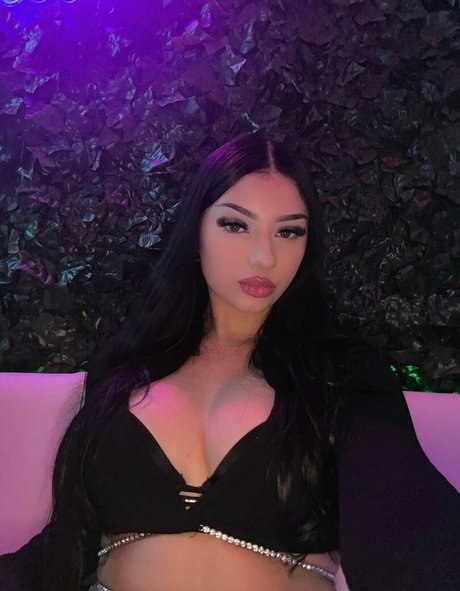 Leslie Emma high quality model pic