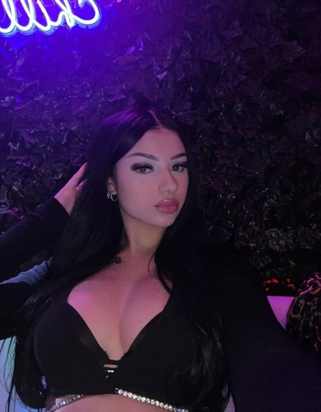 Leslie Emma pornstar pretty pictures