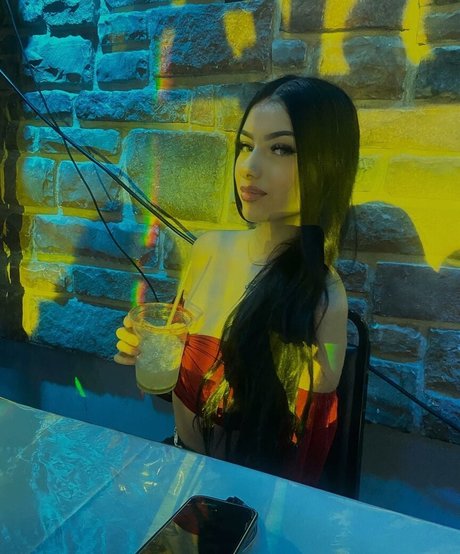 Leslie Emma pornstar xxx photos