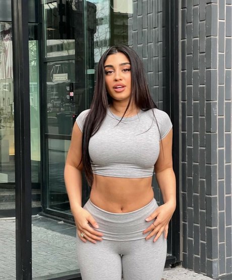 parmidashahh model hot archive