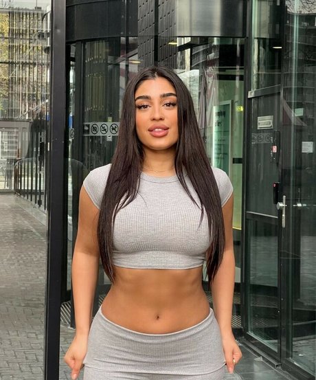 parmidashahh nice pornstar gallery