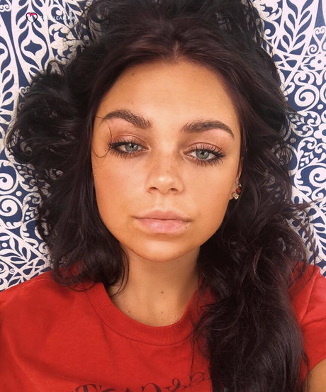 Clare Temerowski free star img