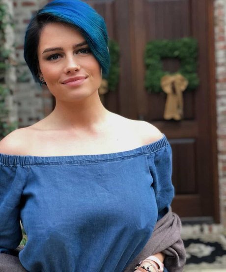 Hallie Clark star naked img