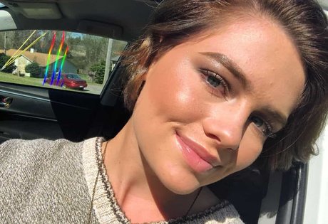 Hallie Clark nice model pic