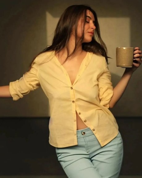 Nikkesha Rangwala star best picture