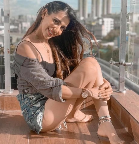 Palak Purswani pretty actress photos