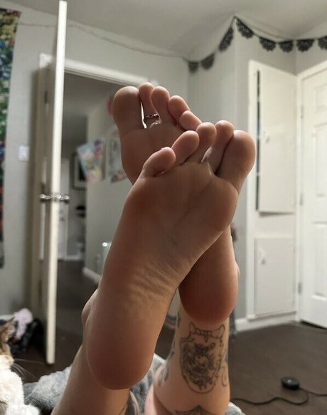 FaceTatMami star pornographic photos