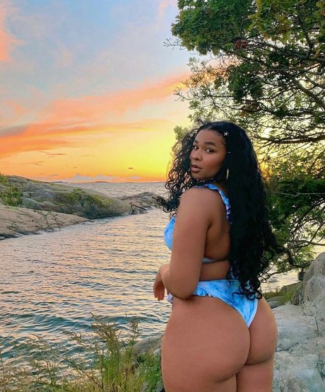 amielatisha star hd photo