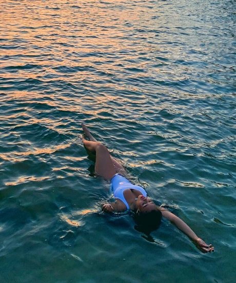 amielatisha nice actress pictures