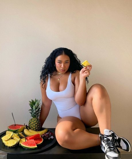 amielatisha model naked pics