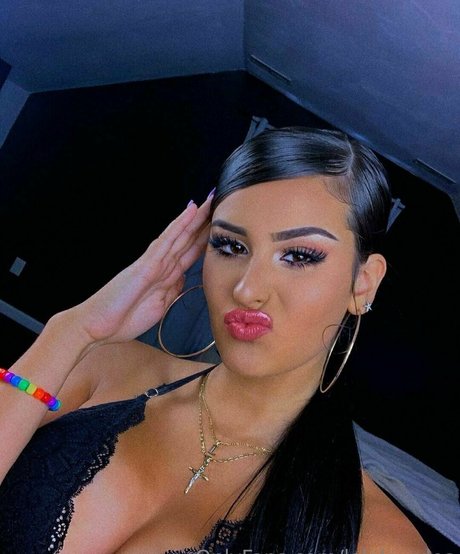 lolalourdes xxx actress image