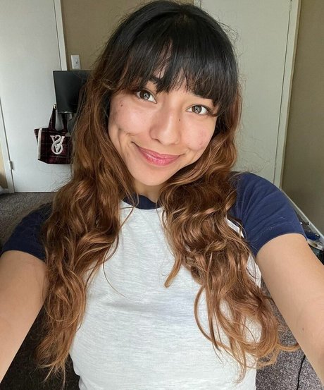 Lyssalevin hd actress image