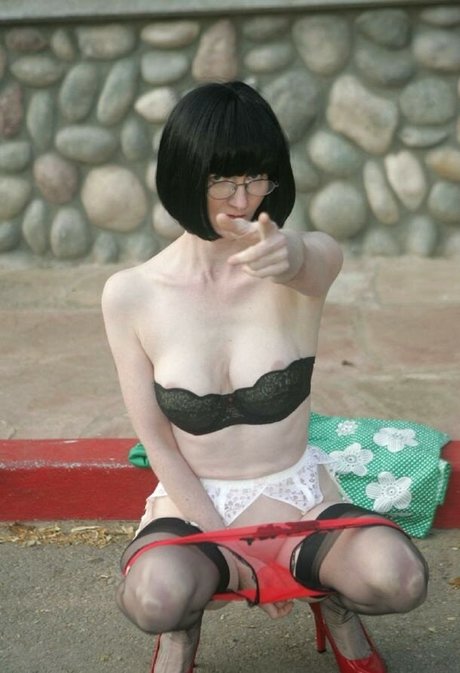 FFstockings Julia erotic actress image