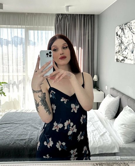 milana ts model exclusive picture