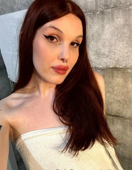 milana ts sexy actress gallery