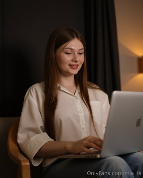 mia ts model top images