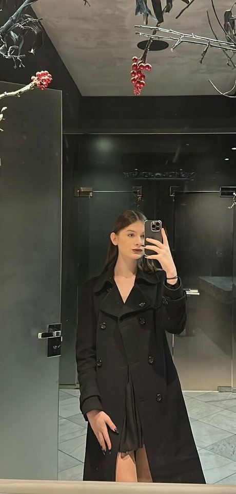 mia ts pornographic actress pics