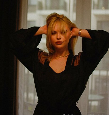 lilathrills erotic pornstar pic