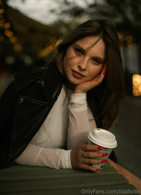 lilathrills star img