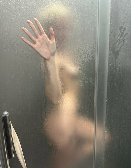 christivovk nude top model pics