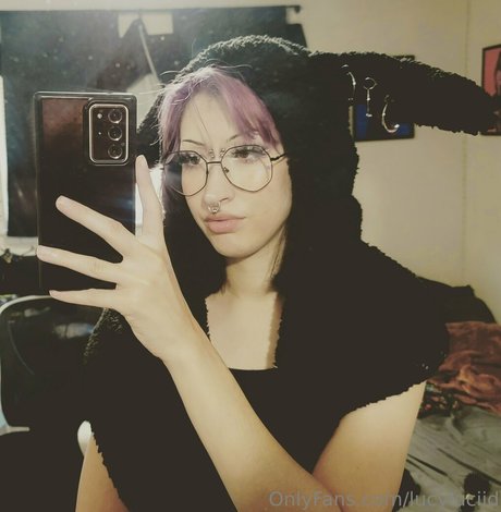 lucyluciid top pornstar photo