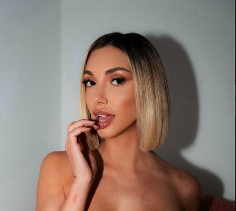 csecretss model nudes picture