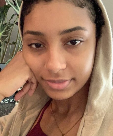 Plantbae model nudes pics