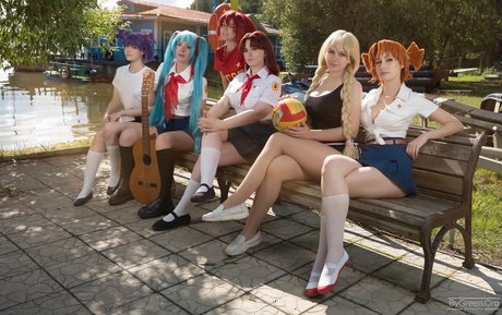 Liz Joestar perfect star photos