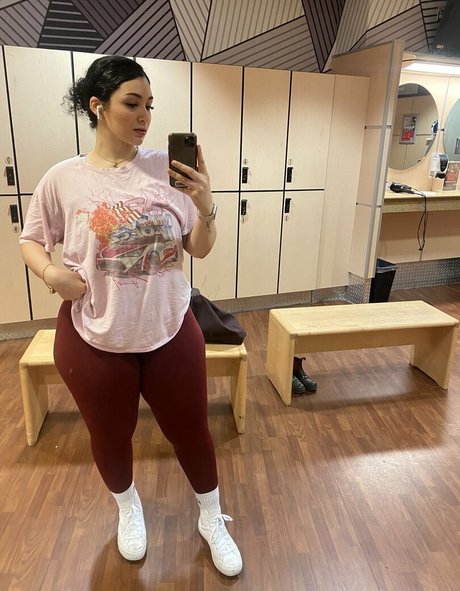 Zainaabb ab pretty actress image