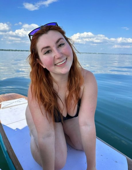 isla moonfree actress photo