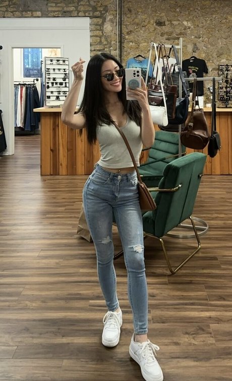 MaryJLeeee high quality model image