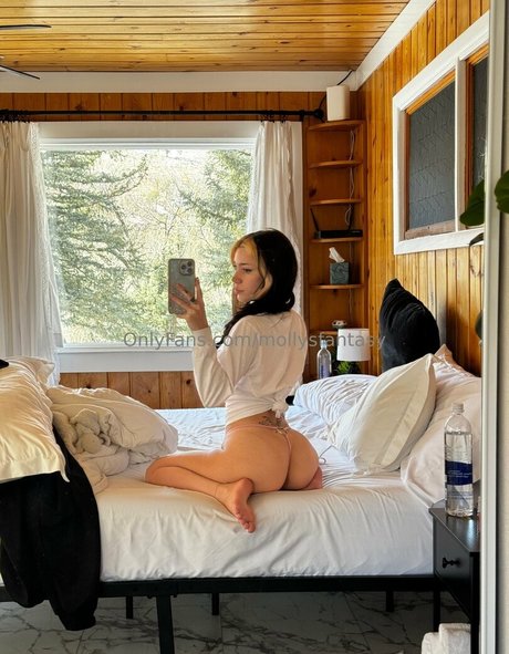 mollysfantasy erotic model img