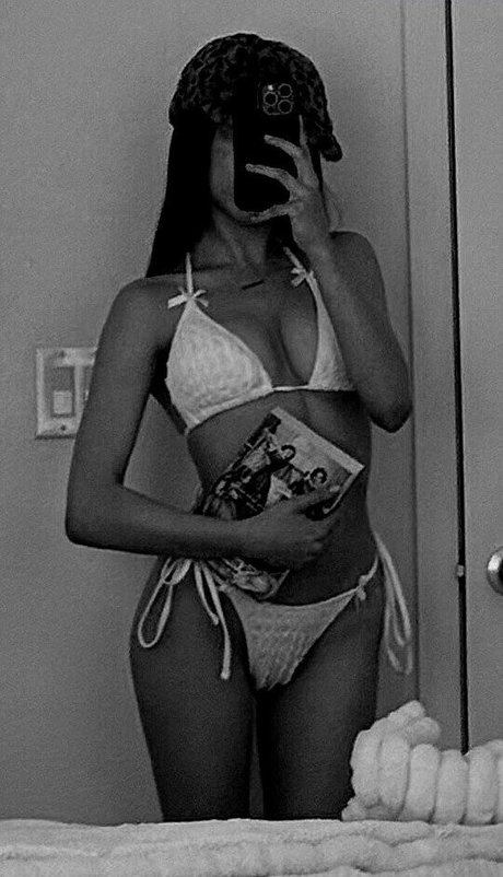 Kaitlynn Rhenea Asmr model pretty pics