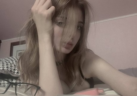 M uselessbeauty best pornstar image