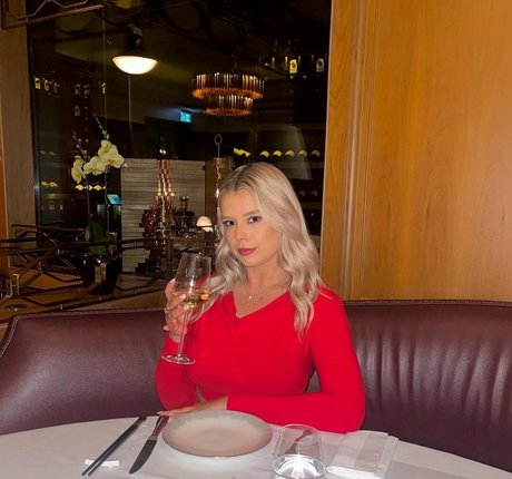 Sarah Anne Hooper top pornstar images