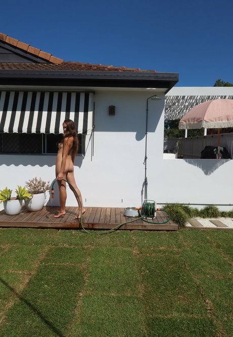 Jessa The Nude Blogger art model images