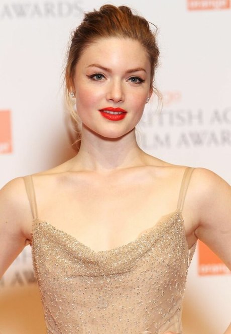Holliday Grainger model nudes pics