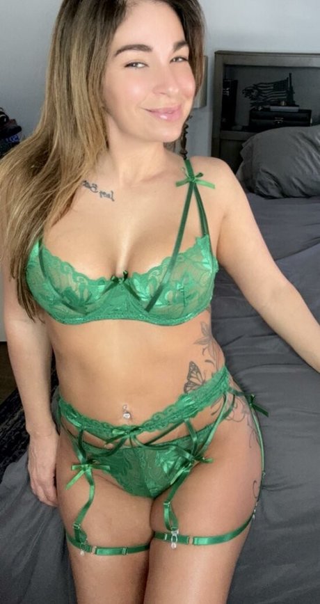 LoveyBeth star xxx image